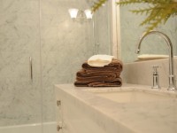 Столешница в ванную из мрамора